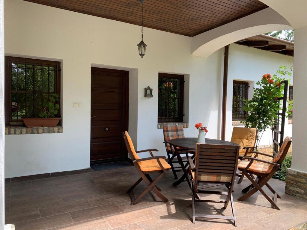 Villa Bivaly Tanya à Domaszék Extérieur photo